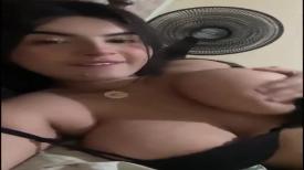 Ana Letícia Guedes peito grande